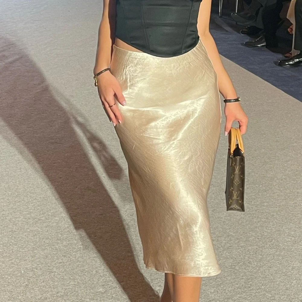 Aritzia Satin Pink Skirt - Picture 4 of 6